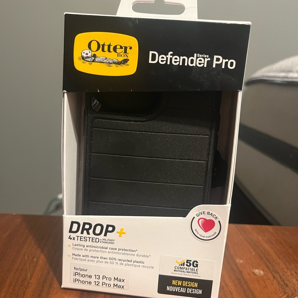 OtterBox Defender Pro Black Case for iPhone 13/12 Pro Max